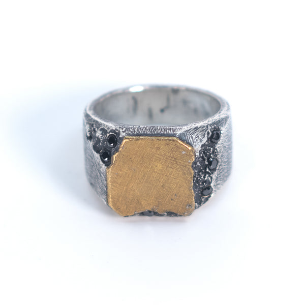 Montanha Ring (With Black Diamond)