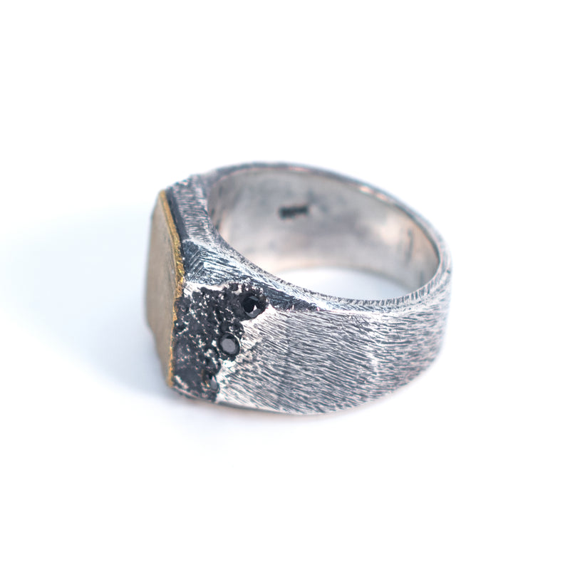 Montanha Ring (With Black Diamond)